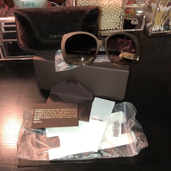 Tom Ford Sunglasses - Picture 7 of 7